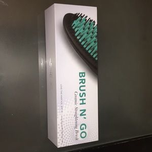 Selling an unused turquoise Brush N’ Go!